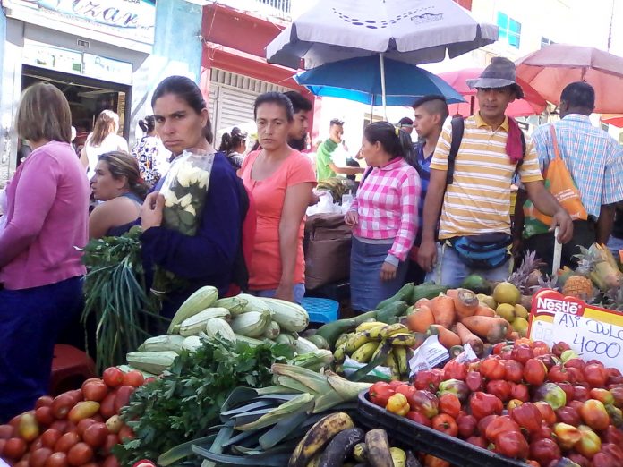 Buhoneros merideños se encuentran cansados y exigen reubicación