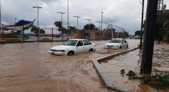 Tormenta Karen provoca inundaciones en regiones venezolanas