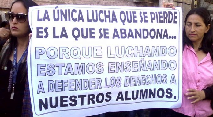 educadores protestan una vez más por mejores condiciones salariales