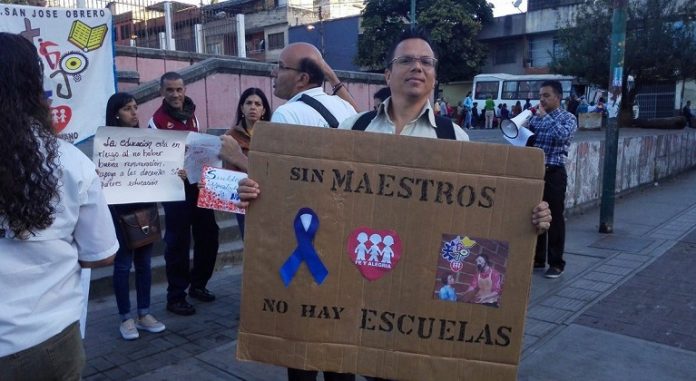 maestros-escuelas-protesta