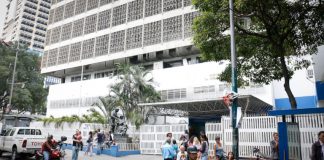 Hospital JM de los Ríos sin agua potable ni insumos