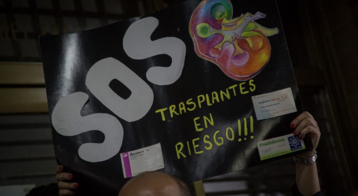 Protestan por falta de medicinas e insumos para trasplantes