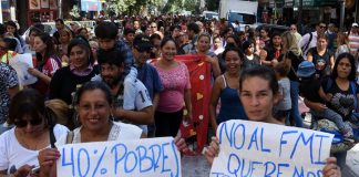 Argentinos marchan contra el FMI