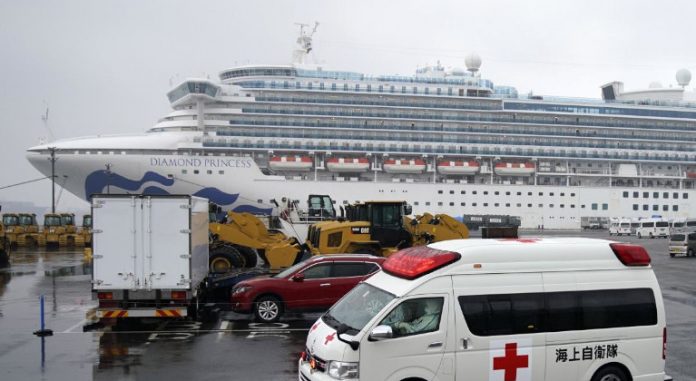 El colombiano es un pasajero a bordo del crucero Diamond Princess, retenido en Japón