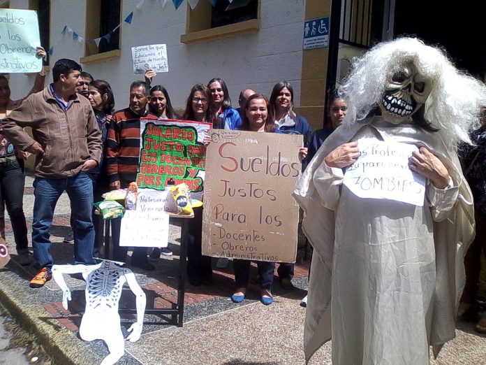 Docentes en Mérida siguen exigiendo pagos pendientes