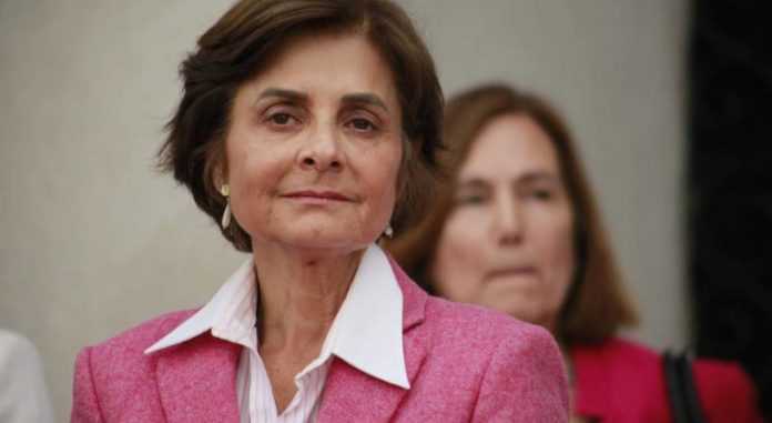 Paula Daza Salud Chile La viceministra de salud de Chile asegura que no se trata de un certificado de inmunidad