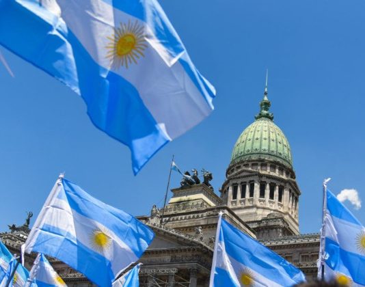 Acreedores de Argentina consideran que perderían dinero si renegocina la deuda.