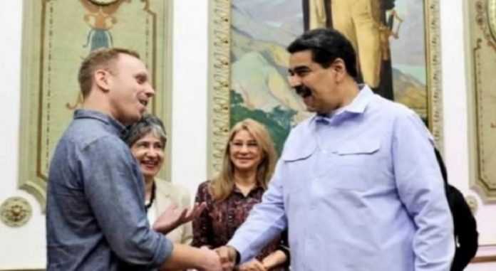 ojitos-de-Chávez-frente-a-la-Casa-Blanca-696x408