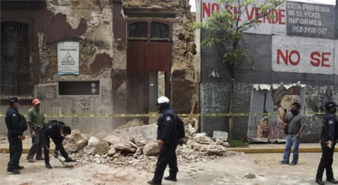 Sismo Mexico Algunos edificios civiles y hospitales sufrieron daños y tuvieron que ser desalojados | Foto: @MundoEConflicto, Twitter