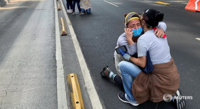 Ciudadanos mexicanos vivieron momentos de tensión tras el fuerte sismo de 7.5 en el estado de Oaxaca | Foto: Reuters