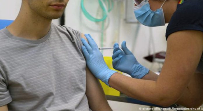 vacuna Los científicos de Brasil esperan tener los primeros resultados a finales de año | Foto: AFP/Universidad de Oxford