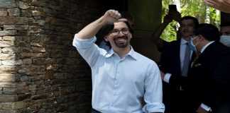 Freddy Guevara abandonó embajada de Chile a casi 3 años después de estar asilado