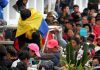 Familiares y simpatizantes lloran la muerte del dirigente Inocencio Tucumbi, según ellos, a manos de la policía