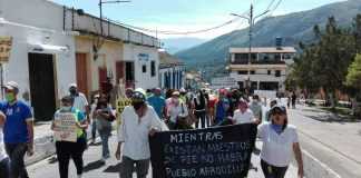 Docentes protestan en varios estados de Venezuela