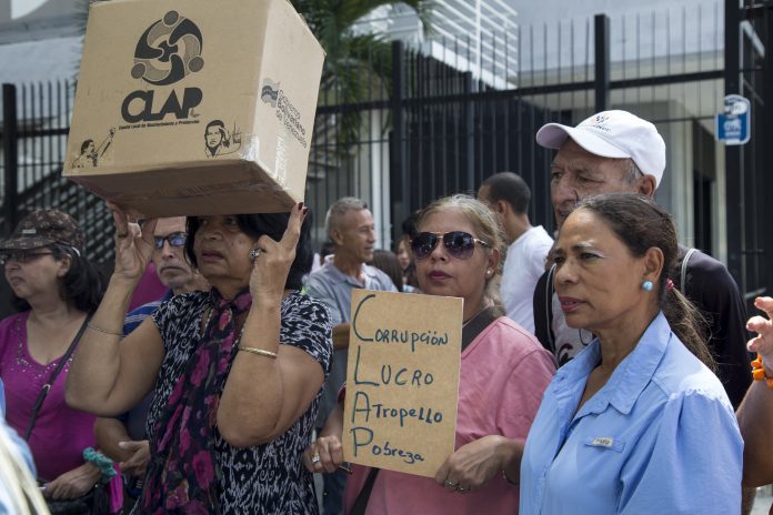 Protesta-por-caja-CLAP-Plaza-Brion-