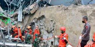 Papa Francisco reza por las víctimas del terremoto en Indonesia indonesia