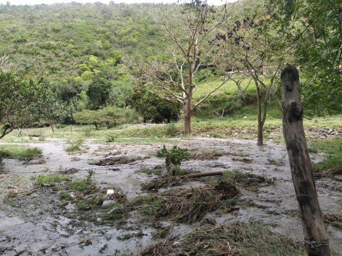 Lluvias dejan daños al colegio de Fe y Alegría en Mérida