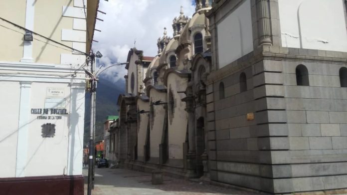 Economía informal en Mérida recupera bulevares del casco central