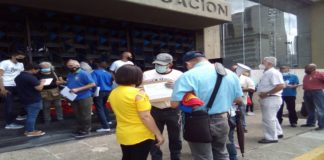 Protesta ante el Ministerio de Educación