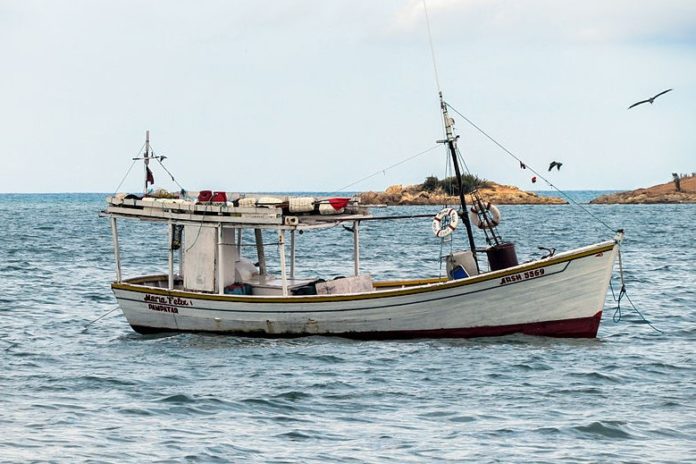 6 Botella de agua pequeña – Escuela de Navegación Aperca por el Mar