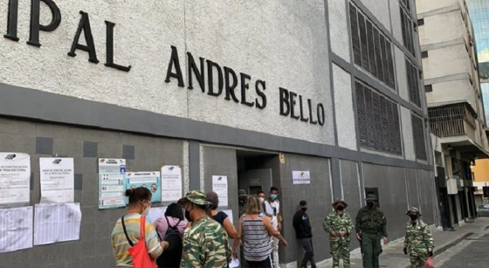 Escuela Andrés Bello, Caracas