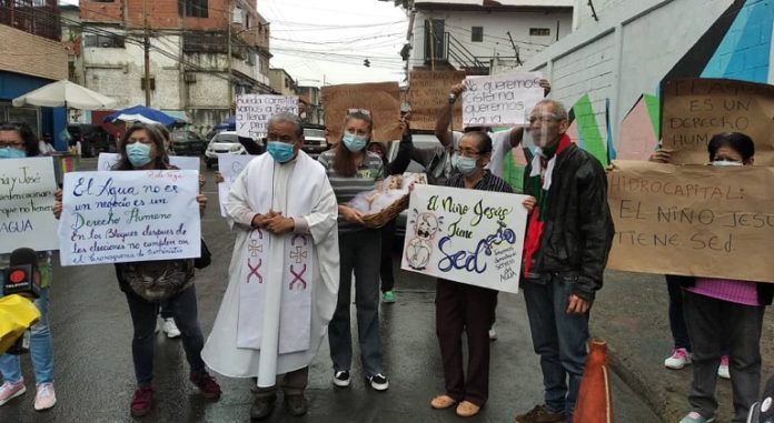 Protesta La Vega por agua