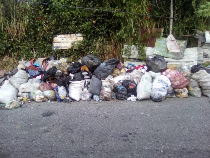 Habitantes de San Jacinto en Mérida se encuentran sumidos en basura