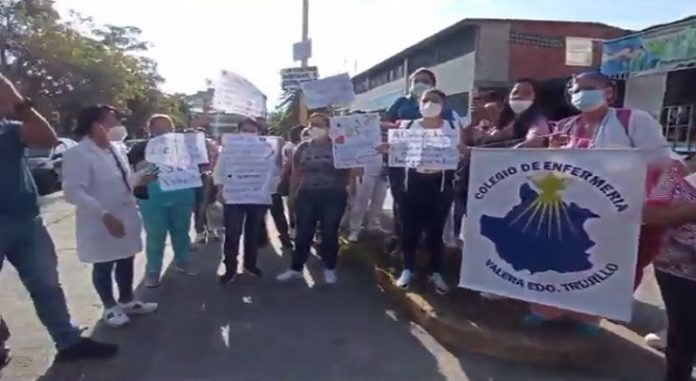 Protesta enfermeras Valera