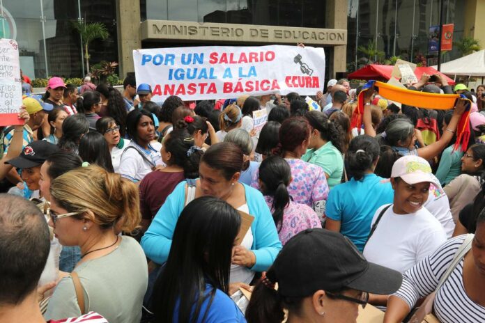 protesta docentes venezolanos - trabajadores - sector educativo