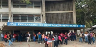 Ucevistas en las elecciones estudiantiles.