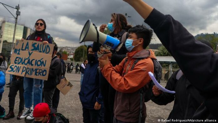 Continúan las protestas en Ecuador