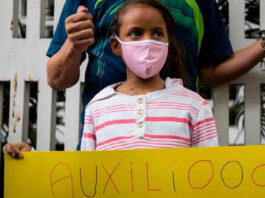 niños del Hospital J. M. de los Ríos piden auxilio