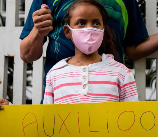 niños del Hospital J. M. de los Ríos piden auxilio