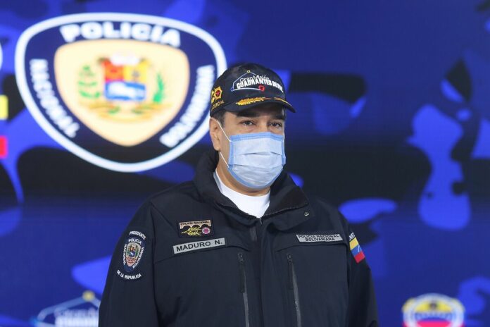 Nicolás Maduro como policia