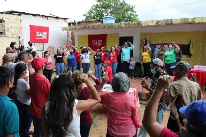 Líderes de comunidades y jefes de calle - PSUV