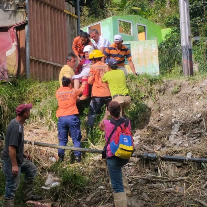 Se volvió a desbordar la quebrada La Ezequielera de Mérida