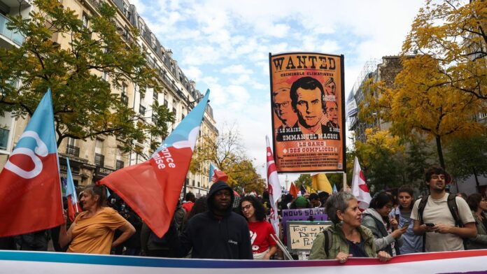 Franceses protestan por combustible y la inflación