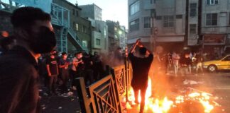 Protestas en Irán dejan más de 100 muertos
