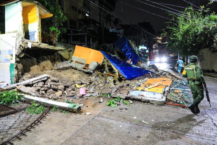 México vigila tormenta que se dirige a Veracruz y pide extremar precauciones