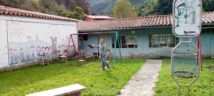 Estado de la Escuela de Cacute, hoy.