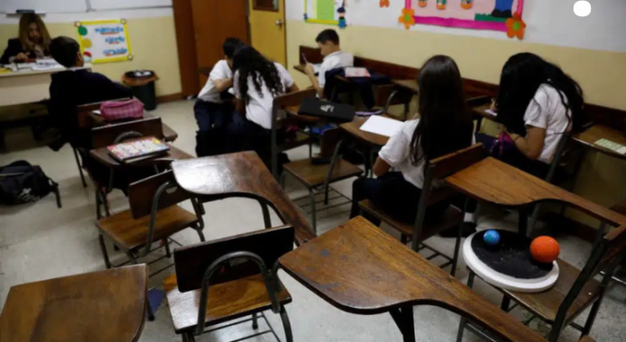 colegio niños clases