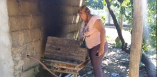 En el sector Cachipo en Monagas a falta de gas doméstico cocinan en fogones