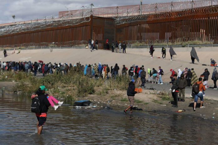 Migrantes cruzando a Estados Unidos - venezolanos migrantes