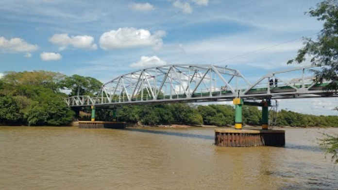 puente internacional José Antonio Páez en Apure
