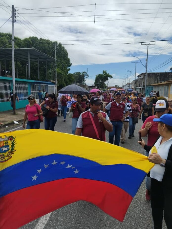 Protesta maestros Alto de los Godos Maturín