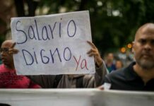 Salario sueldos dignos para los maestros - sector de educación