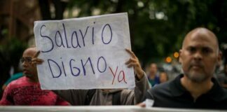 Salario sueldos dignos para los maestros - sector de educación