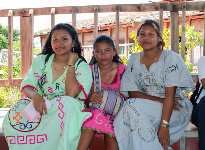 Mujer wayuu - mujer de la Guajira