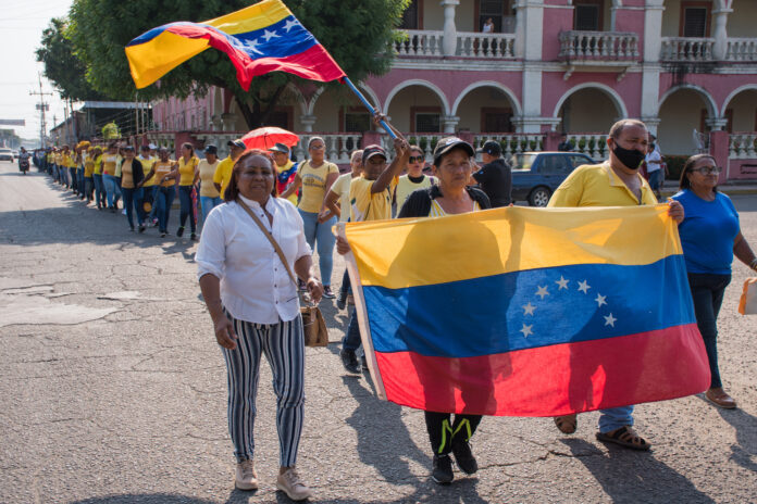 protesta de maestros y trabajadores