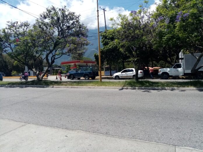 Colas por gasolina en Mérida